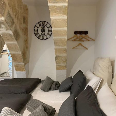 Studio Apartment In Валетта Экстерьер фото