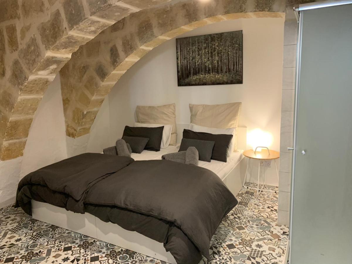 Studio Apartment In Валетта Экстерьер фото