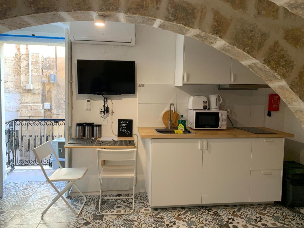 Studio Apartment In Валетта Экстерьер фото